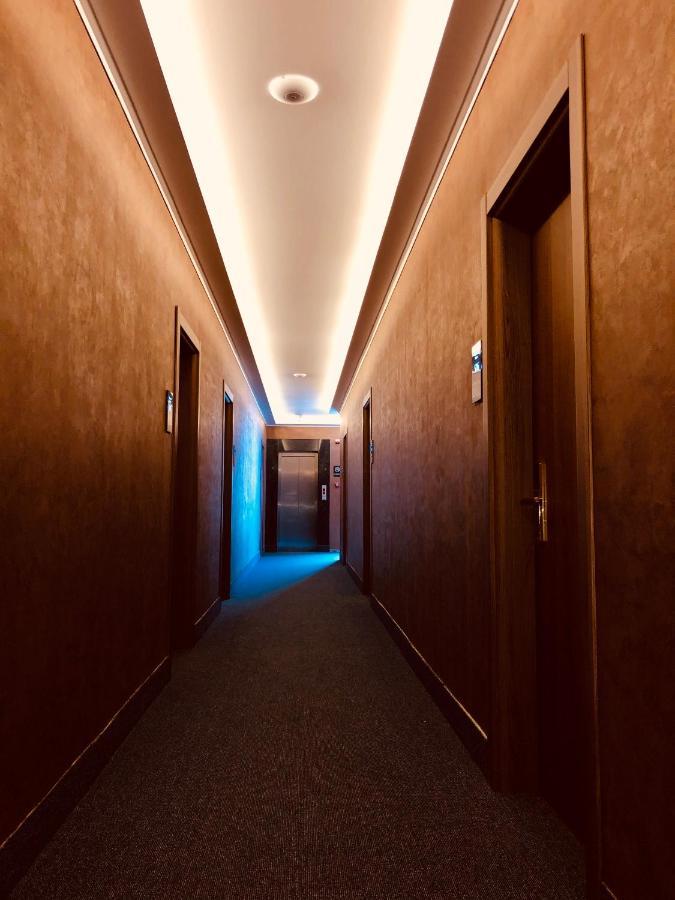 Hotel Tsereteli Palace バトゥーミ エクステリア 写真